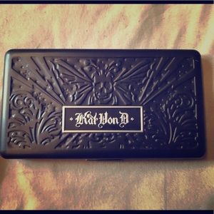 Kat Von D sinner eyeshadow pallet